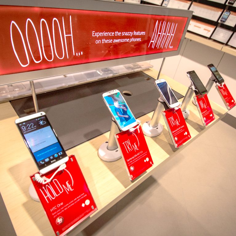 Design Clarity. Custom-made mobile phone display made of timber for Vodafone Australia